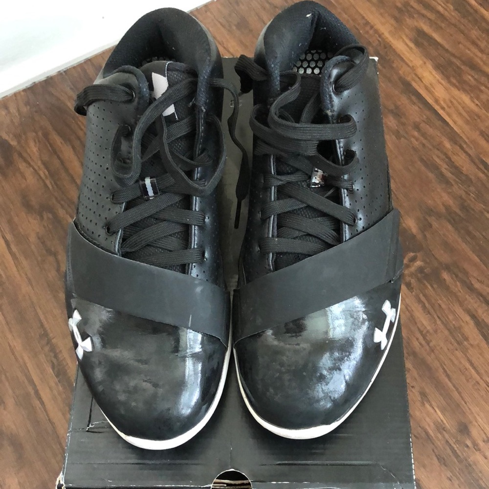 Under Armour Basketball Shoes - BLK - Sz. 9